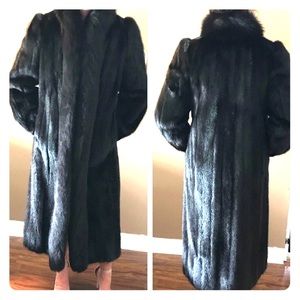 BEAUTIFUL FULL LENGTH MINK COAT